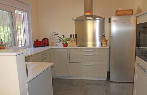 Mornas House | This independent vacation home is located in the hills of the old village of Mornas.
