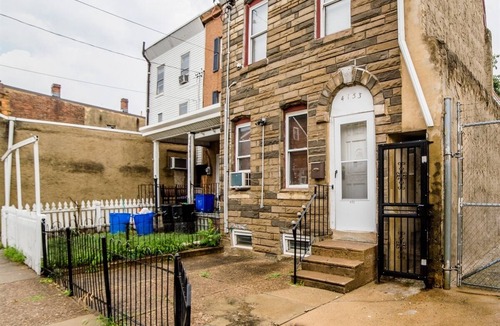 Frankford Apartment | This is a charming 2 bedroom, 1 bath apartment that has been recently remodeled.