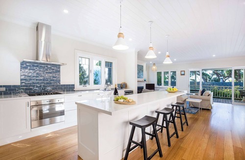 Vincentia House | This Is It - stylish 4-bedroom Vincentia retreat