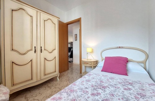 El Grau de Moncofa Apartment | This magnificent holiday apartment is in Moncofa, Castellon and is located very close to the seashor