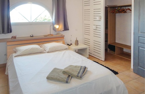 Montblanc House | This magnificent vacation home is located in a very quiet residential area halfway between Pézenas (