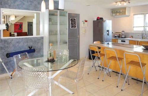 Montblanc House | This magnificent vacation home is located in a very quiet residential area halfway between Pézenas (