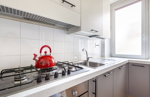 Trastevere Apartment | This recently renovated, beautiful, bright apartment has been completely redesigned. It is located on the 4th floor with elevator. There are three bedrooms: the first with a large double bed (180cmx200cm), the second bedroom has two single beds and the th