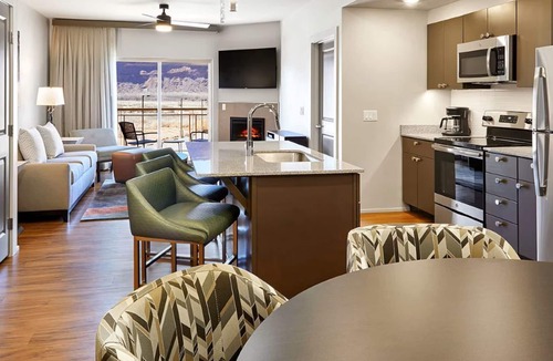 Moab Resort | This resort & location is crazy nice !