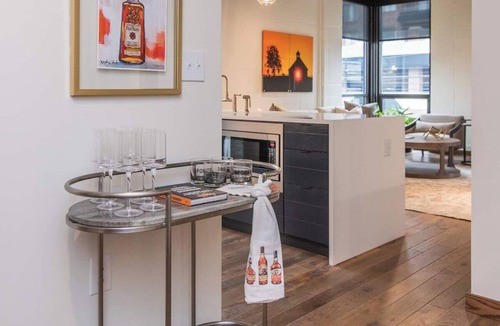 Historic South Hill Apartment | This serviced apartment is a 1 bedroom(s), 1 bathrooms, located in Lexington, KY.