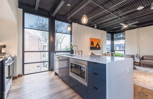 Historic South Hill Apartment | This serviced apartment is a 1 bedroom(s), 1 bathrooms, located in Lexington, KY.