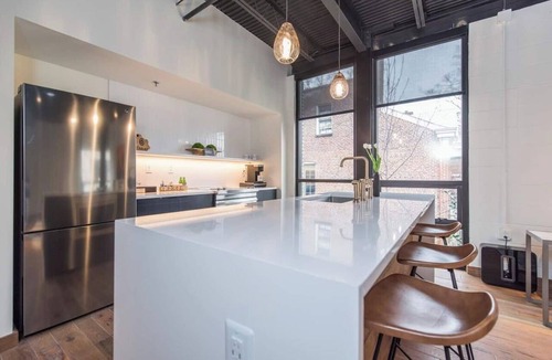 Historic South Hill Apartment | This serviced apartment is a 1 bedroom(s), 1 bathrooms, located in Lexington, KY.