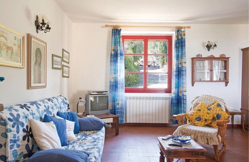 Monteverdi Marittimo House | This small vacation home is located on a 2-hectare property, 4 km from Monteverdi Marittimo (stores