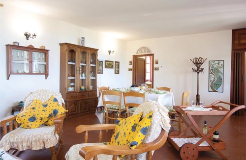 Monteverdi Marittimo House | This small vacation home is located on a 2-hectare property, 4 km from Monteverdi Marittimo (stores