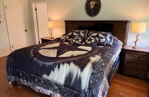 Jefferson House | This spacious 4-BDRM, 2-BA home is a western YeeHaw Haven