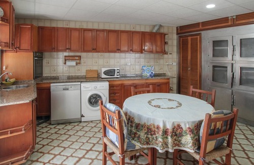 Cabo de Palos House | This spacious vacation row house is located in the port of Cabo de Palos, just 2 minutes walk from t
