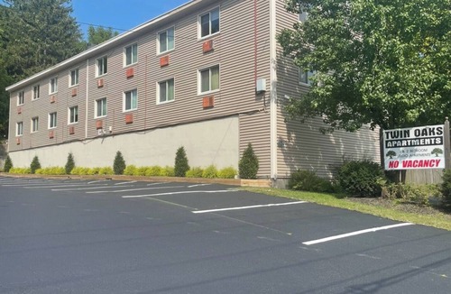 Syracuse Apartment | This tastefully appointed and nicely furnished studio is perfect for the traveling professional