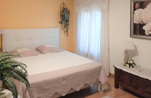 Caumont-sur-Durance House | This three bedroom holiday home is wonderfully located in Provence.