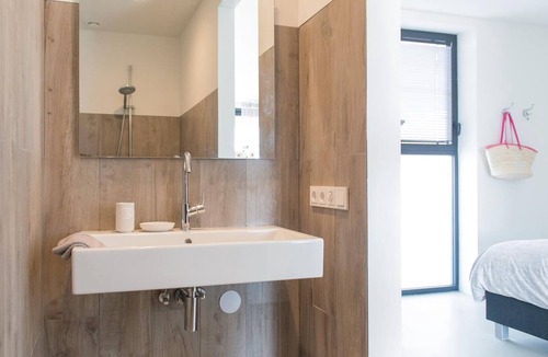 Alkmaar Apartment | This vacation home in Alkmaar offers comfort combined with a beautiful panoramic view.