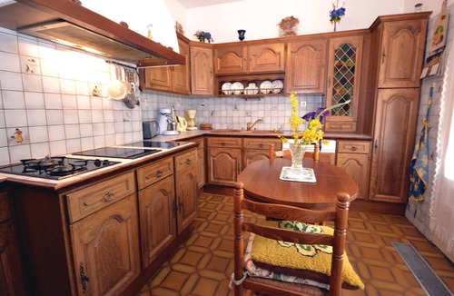 Violes House | This vacation home is a pretty detached villa on the edge of a pretty village in Vaucluse.