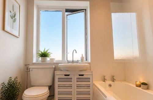 Newcastle-upon-Tyne House | This well-presented red-brick house
