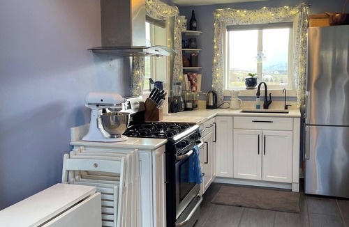 Ashland Cottage | Thistlebee Cottage just outside charming Ashland, Oregon