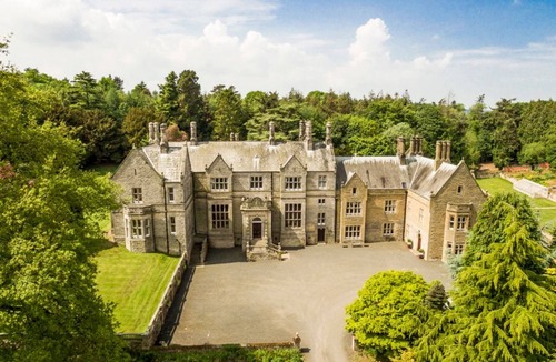 Belford Villa | Thistlebrook Hall - Ten Bedroom Villa, Sleeps 20
