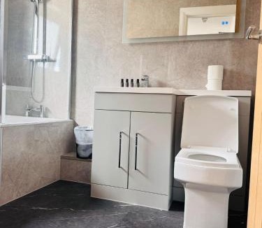 Llanelli Hotel | Thomas Arms Hotel