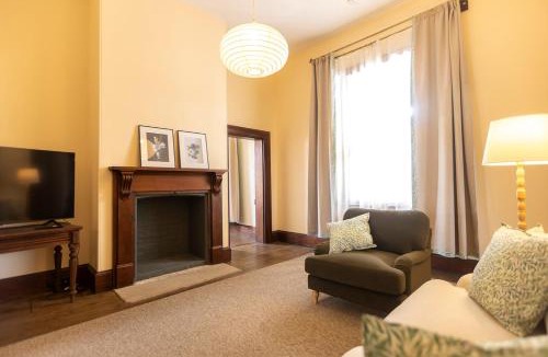 Armidale House | Thomas House | Saumarez Homestead