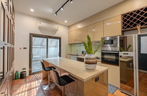 Khlong Tan Nuea Villa | Thong Lo Private Pool Villa In Center Of Bangkok