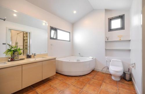 Khlong Tan Nuea Villa | Thong Lo Private Pool Villa In Center Of Bangkok
