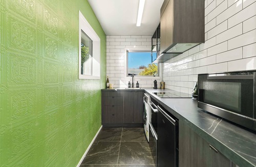 Hamilton Apartment | Thoughtfully Designed | Effortlessly Comfortable