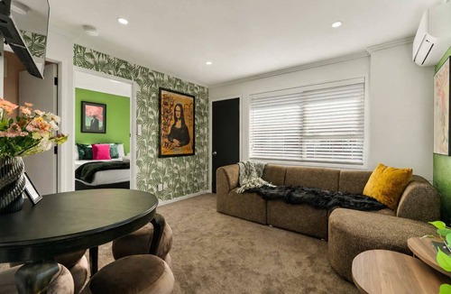 Hamilton Apartment | Thoughtfully Designed | Effortlessly Comfortable