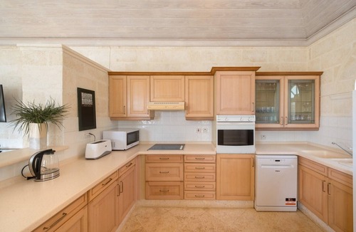 Westmoreland House | Three Bedroom Villa with Onsite Golf Course, Beach Club and Clubhouse Facilities
