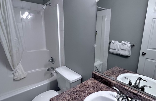 Canmore Apartment | Three-Bedroom Apartment 108 - Private Entrance - Self Check In. BL-RES-12549.