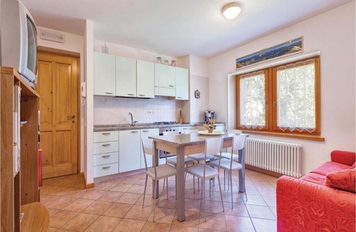 Sutrio Apartment | Three-Bedroom Apartment in Sutrio