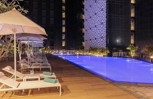 Garhoud Apartment | Three Bedroom Apartment Near Qova Café