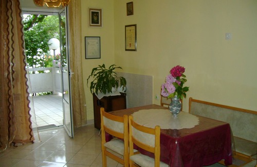 Palit Apartment | Three bedroom apartment with terrace Palit, Rab (A-14610-a)