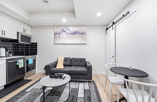 Calgary Apartment | Three Bedroom Basement Suite