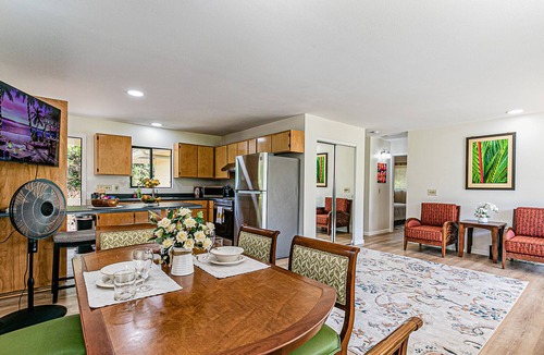 Fern Acres House | Three-bedroom Hawaiiana. Visit Volcanoe & more!