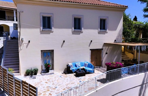Peroulades House | Three-bedroom house near Corfu's Best Beaches