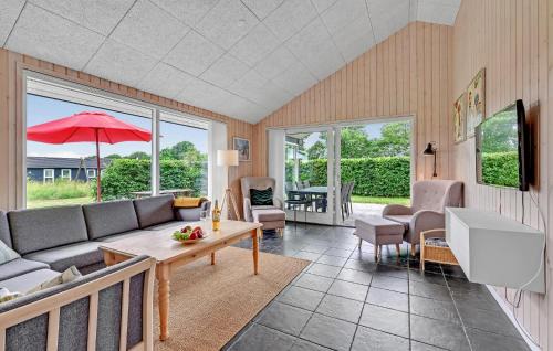Krejbjerg House | Three-Bedroom Holiday Home With A Fireplace In Ejstrupholm