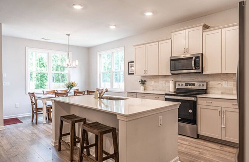 Aberdeen House | Three bedroom in United States of America, Aberdeen