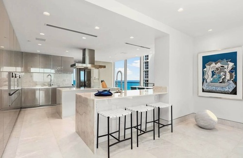 Surfside Apartment | Three Bedroom Oceanfront Apartment With Amazing Views