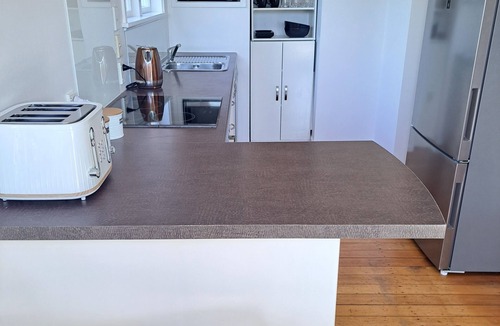 Richmond House | Three Bedroom Plus Sleepout Central Richmond. Close to all Ammenities