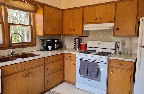 Tomahawk House | Three Bedroom Ranch on the Lake w/Firepit