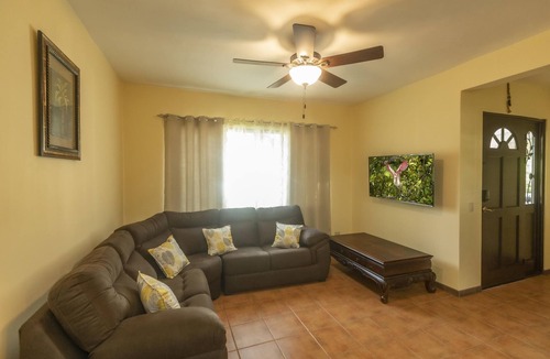 Coco House | Three Bedroom Sunny Townhome