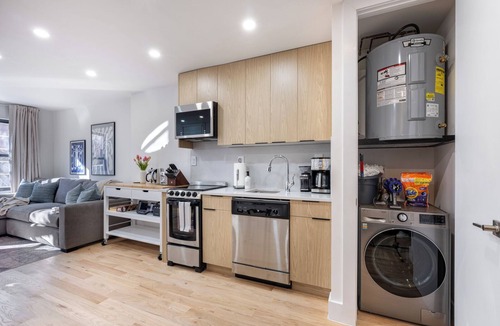Williamsburg Apartment | Three Bedroom Suite in Condo-Hotel (The Serene Hotel Group)
