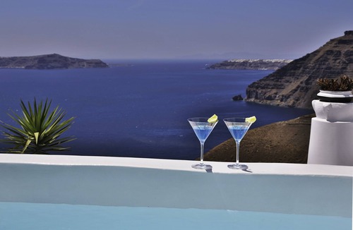 Fira Villa | Three-Bedroom Villa with Caldera View, Heated Jacuzzi Pool and Breakfast