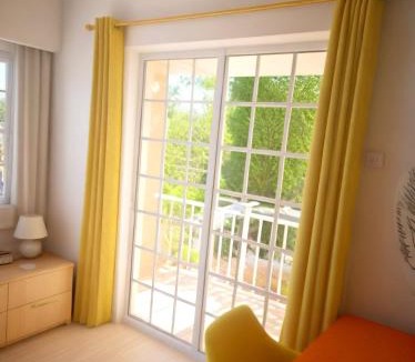 Anarvagos House | Three Bedroom with Fireplace and Piano