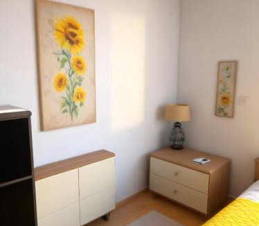 Anarvagos House | Three Bedroom with Fireplace and Piano
