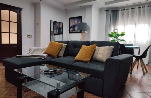 Arriate House | Three bedrooms five bathrooms patio with pool private parking