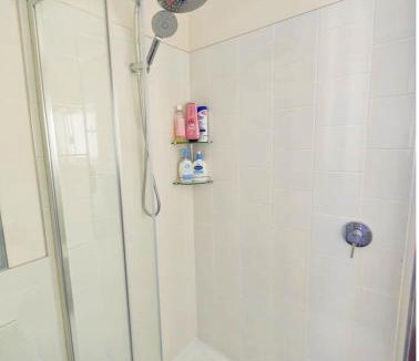 Invermay House | Three Bedrooms Hermay Cottage with Free Parking and 5 minutes drive to Launceston near museum