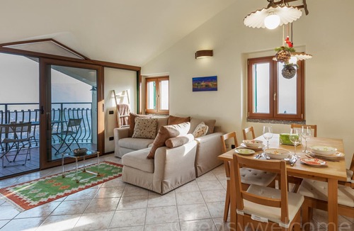 Civenna Apartment | Three beds, two bedrooms, terrace overlooking the lake in the hills just 10 minutes from the lake