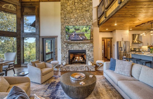 Blue Ridge Cabin | Three Broomsticks - View, game room, hot tub, pets